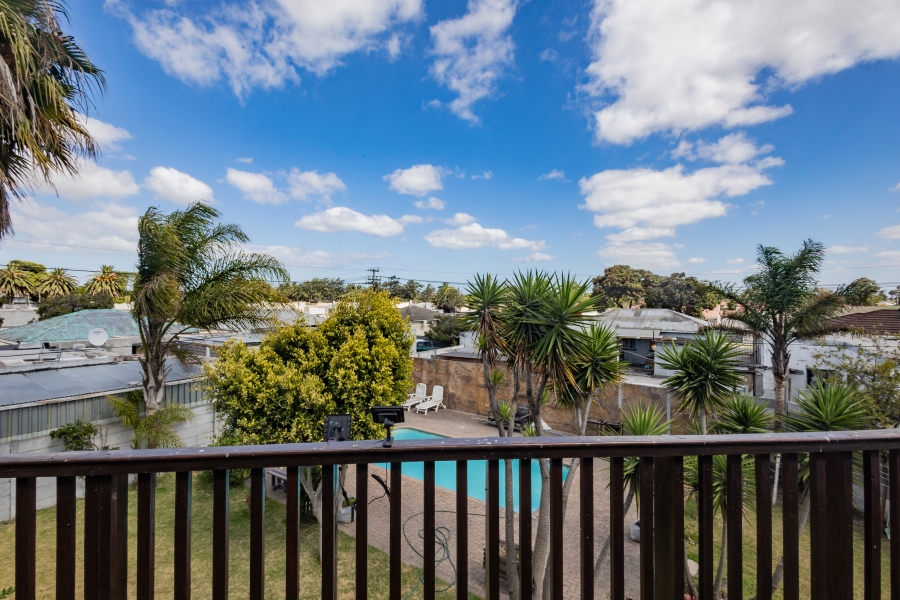 5 Bedroom Property for Sale in Ruyterwacht Western Cape